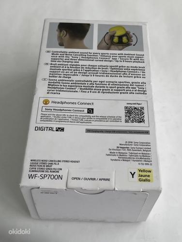 Sony WF-SP700N Black/White/Yellow (фото #5)