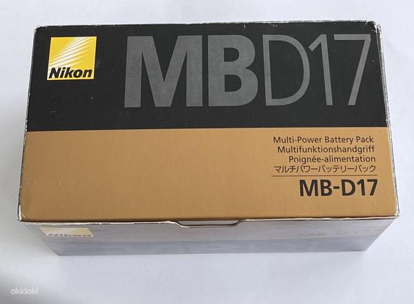 Nikon MB-D17 Multi-Power Battery Pack (фото #1)