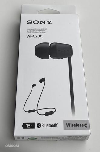 Sony WI-C200 Black/White (фото #1)