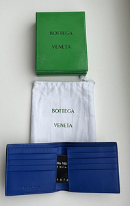Bottega Veneta Intrecciato Bi-Fold Wallet , Black / Blue (2 foto / 4)
