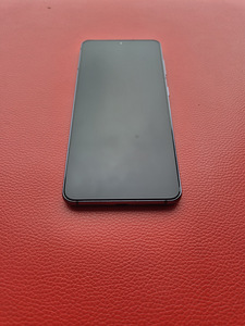 Samsung Galaxy S21 (6 foto / 10)