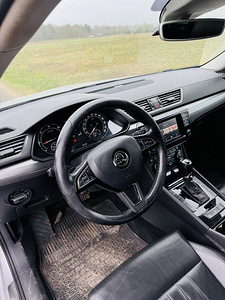 Skoda superb 2.0d 110kw (10 foto / 12)