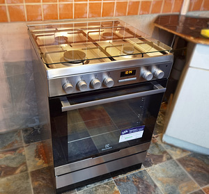 Gaasipliit elektriahjuga Electrolux EKK6450AOX (1 foto / 4)