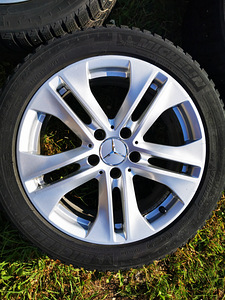 Mercedes original r17+rehvid 245/45 (2 foto / 9)