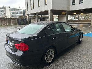 BMW 318i Продам (7 фото из 12)