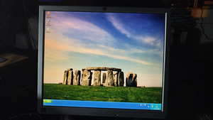 Монитор HP L1940t (3 фото из 3)