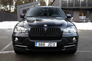 BMW X5 Sportpakett Shadowline Individual 3.0 210kW (2 foto / 15)