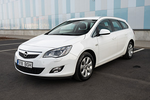 Opel Astra Elegance Facelift Infinity Sound 1.4 103kW 2012 (3 foto / 15)