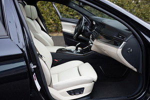BMW 530 M-pakett Shadowline 3.0 180kW 2010a (10 foto / 15)