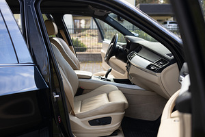 BMW X5 Sportpakett Shadowline 3.0 173kW 2007a (10 foto / 15)