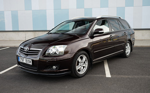 Toyota Avensis Elegance Facelift 2.4 120kW ATM Bensiin (3 foto / 15)