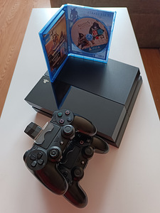 PlayStation 4 koos kahe puldi ja laadimisdokiga + mäng (2 foto / 2)
