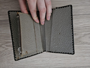 Кожаные чехлы (3 фото из 4)
