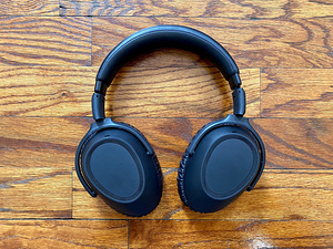 Mürasummutavad kõrvaklapid Sennheiser PXC 550-II (1 foto / 2)