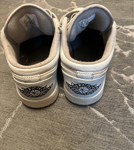 Air Jordan (2 foto / 2)