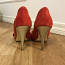 Замшевые туфли BATA красно-алого цвета. (фото #4)