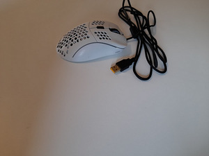 Mängurihiir! Glorious Model D (Matte White) (4 foto / 5)