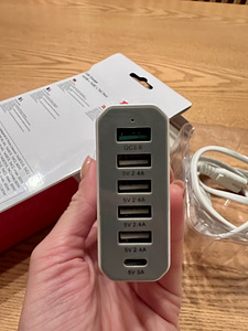 Roline USB Charger (2 фото из 4)