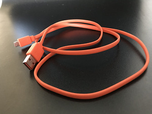 JBL essential (5 foto / 7)