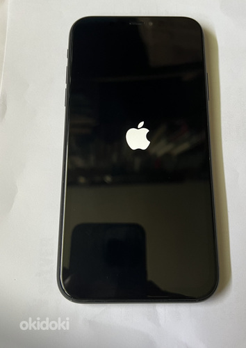 iPhone XR 64 ГБ черный (фото #1)