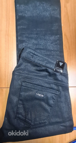 Женские брюки Guess с эффектным черным глянцем, 26 размер (фото #5)