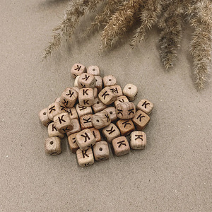 Kadaka puidust “Tähestik” helmed – 10x10mm (4 foto / 4)