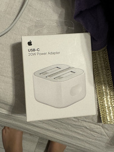 Apple adapter (2 foto / 2)