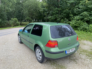 Volkswagen Golf 1.4 55kW (2 foto / 12)