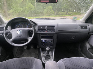 Volkswagen Golf 1.4 55kW (6 foto / 12)