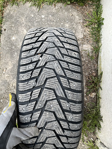 Шипованные шины Hankook с дисками (3 фото из 3)