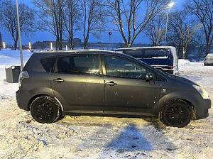 Toyota corolla verso 2008 (2 foto / 3)