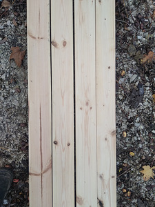 Töödeldud lauad, pikkus 3,10 m, laius 10 cm. (1 foto / 3)