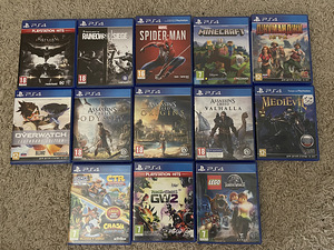 Комплект PlayStation 4 + VR (9 фото из 9)