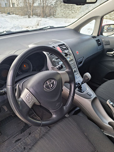 Toyota Auris 1.6 Бензин (2007) Автомат (4 фото из 5)