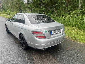 Mercedes-Benz C220 (5 foto / 7)