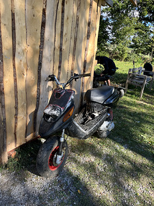 Yamaha booster mbk 2t 50cc (1 foto / 2)