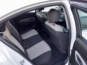 Chevrolet cruze (13 foto / 13)