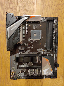 Aorus b450 elite (Bios bricked) (1 foto / 2)
