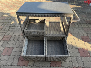 Сервировочный стол (2 фото из 2)