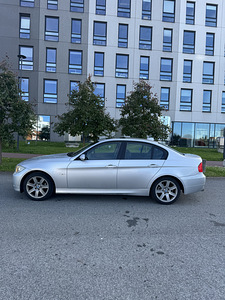 BMW 320i 2006 (2 foto / 9)
