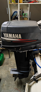 Лодочный мотор Yamaha (1 фото из 7)
