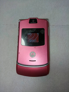 Motorola v3 razr rose (1 foto / 3)