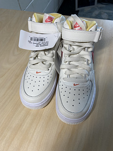 Air Force 1 tossud (2 foto / 7)