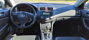 Honda Accord 2.0 114kW (8 foto / 11)