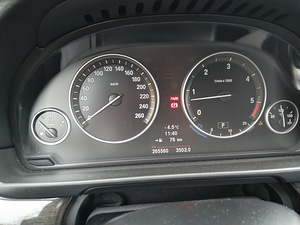 BMW 535 Touring 3.0 R6 TDI 220kW (6 foto / 12)