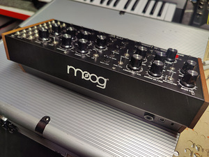 Moog DFAM (4 фото из 7)