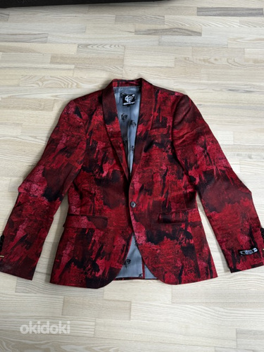 Twisted Tailor pintsak