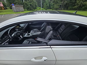 Mercedes-Benz E200 Coupe (2 foto / 5)