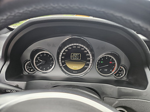 Mercedes-Benz E200 Coupe (5 foto / 5)