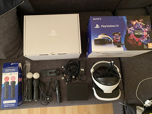 Продам PlayStation VR + 2 пульта (2 фото из 2)